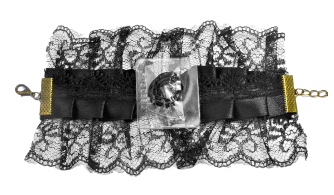 Dried Flower Lace Wrist Corsage